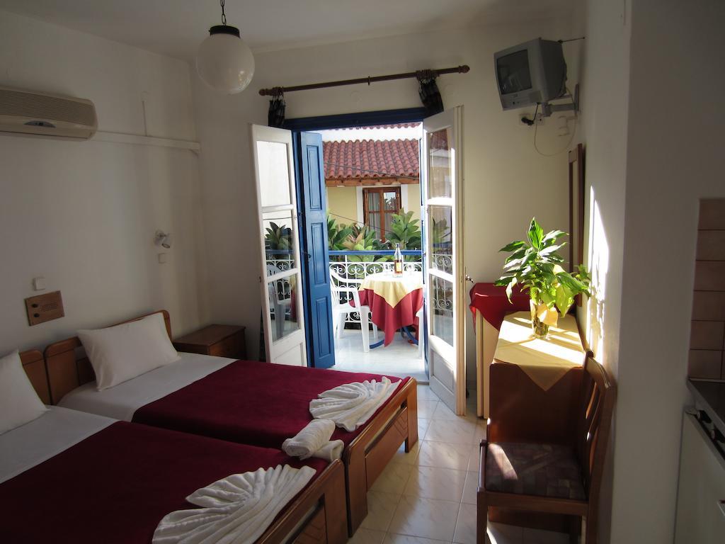 Hotel Mariona ピタゴリオ エクステリア 写真