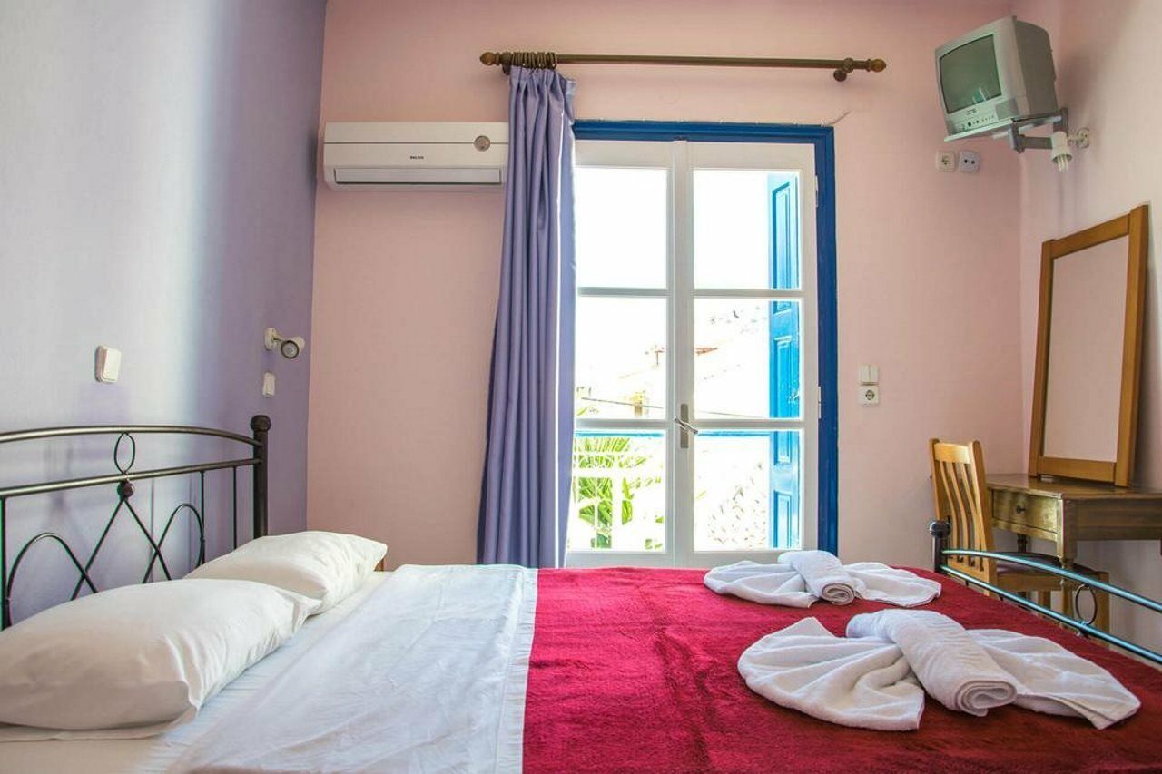 Hotel Mariona ピタゴリオ エクステリア 写真