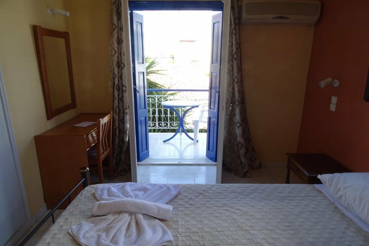 Hotel Mariona ピタゴリオ エクステリア 写真